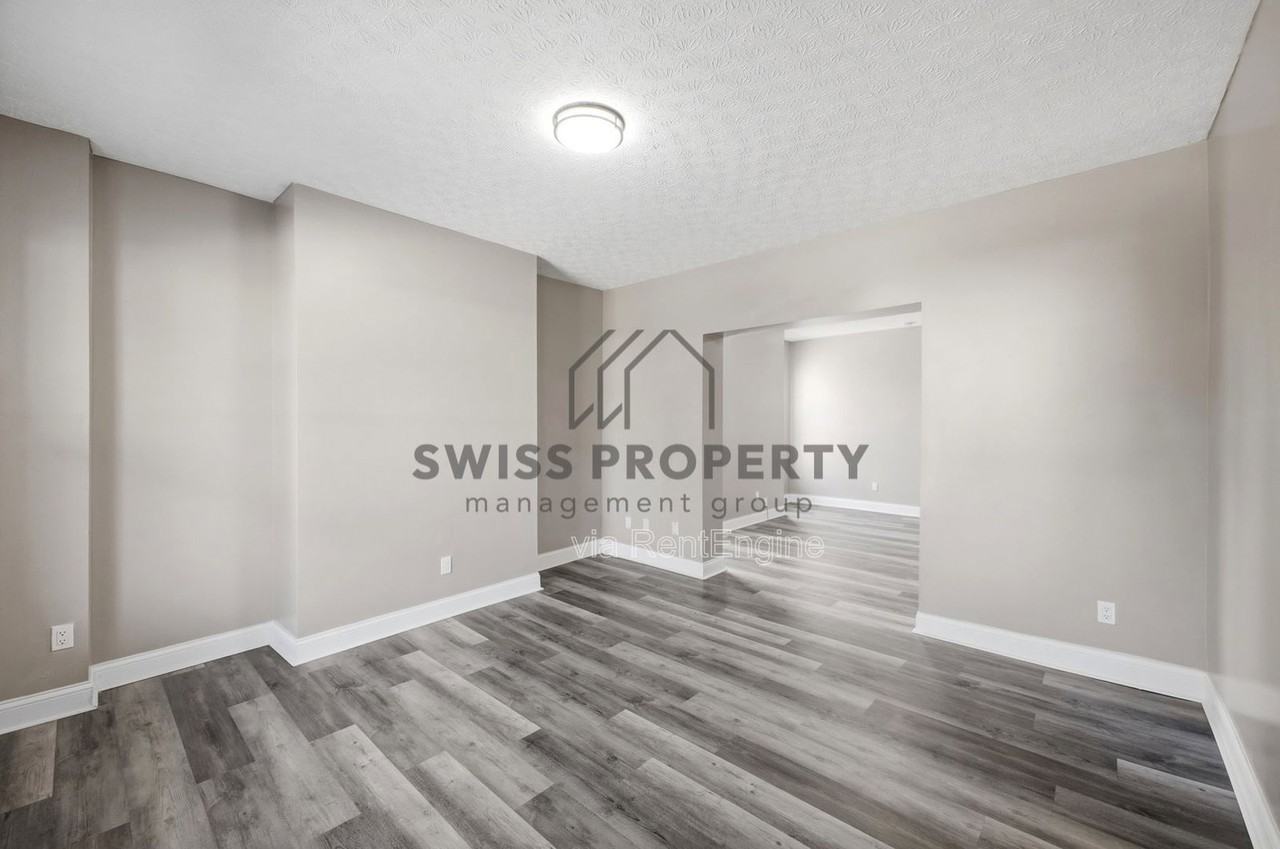391 Saint Clair Ave - Photo 5 of 25