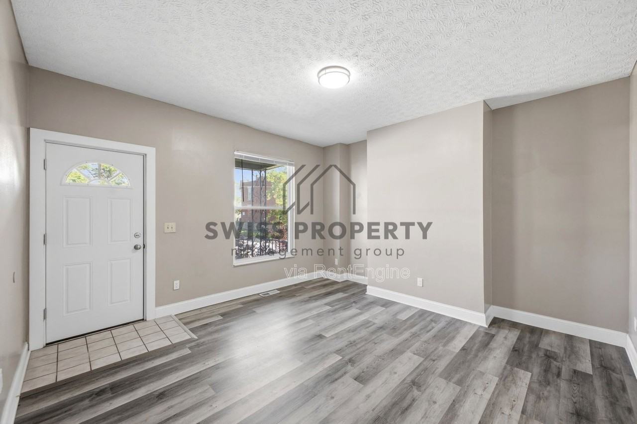 391 Saint Clair Ave - Photo 7 of 25