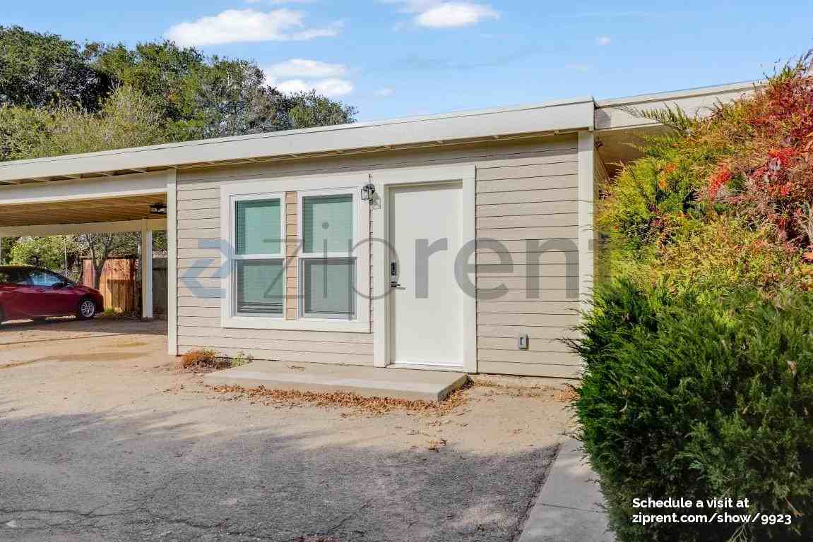 1815 San Andres St #B - Photo 2 of 15
