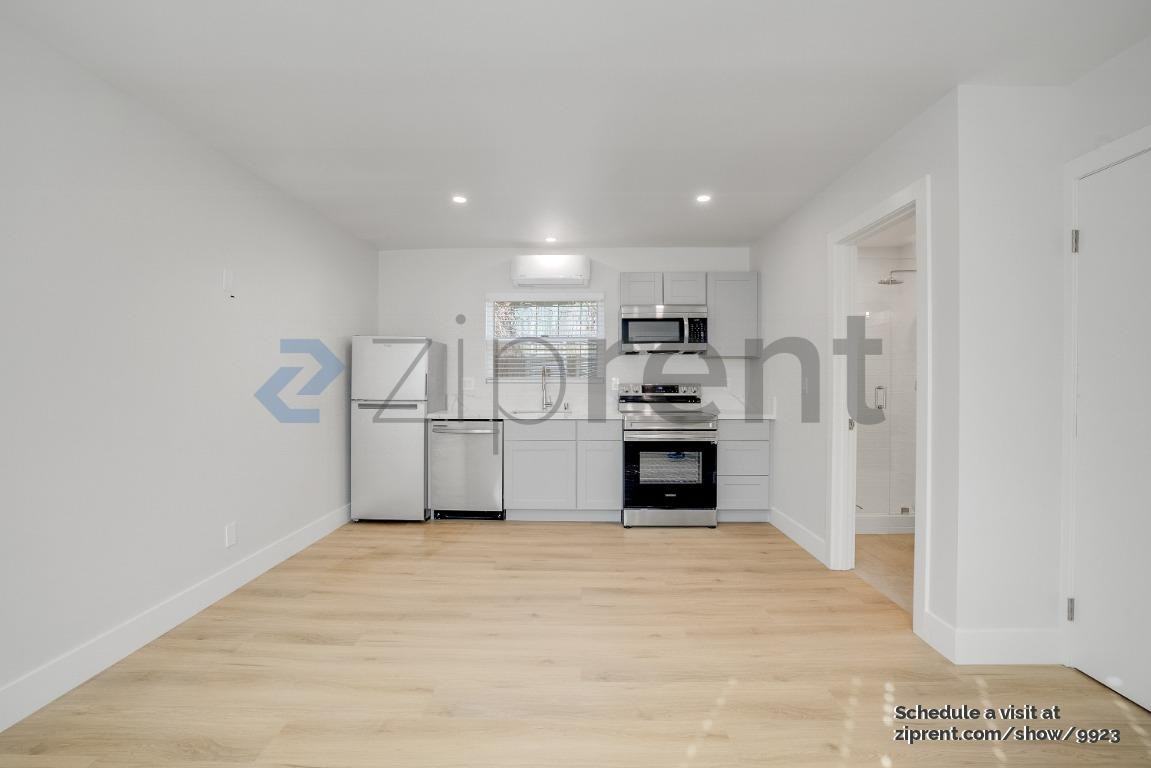 1815 San Andres St #B - Photo 7 of 15