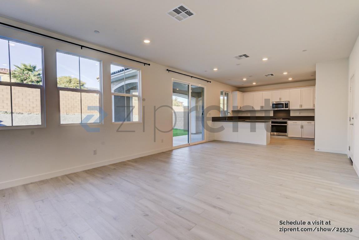 35431 Bains Ave - Photo 5 of 24