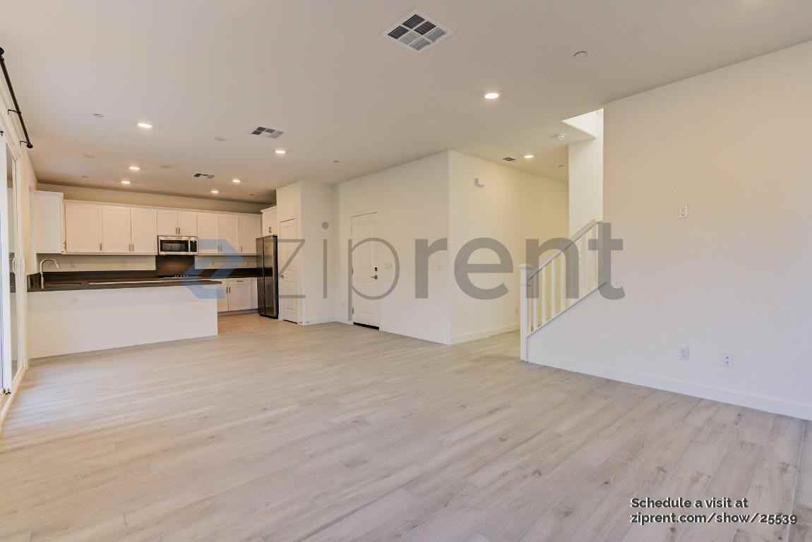 35431 Bains Ave - Photo 6 of 24
