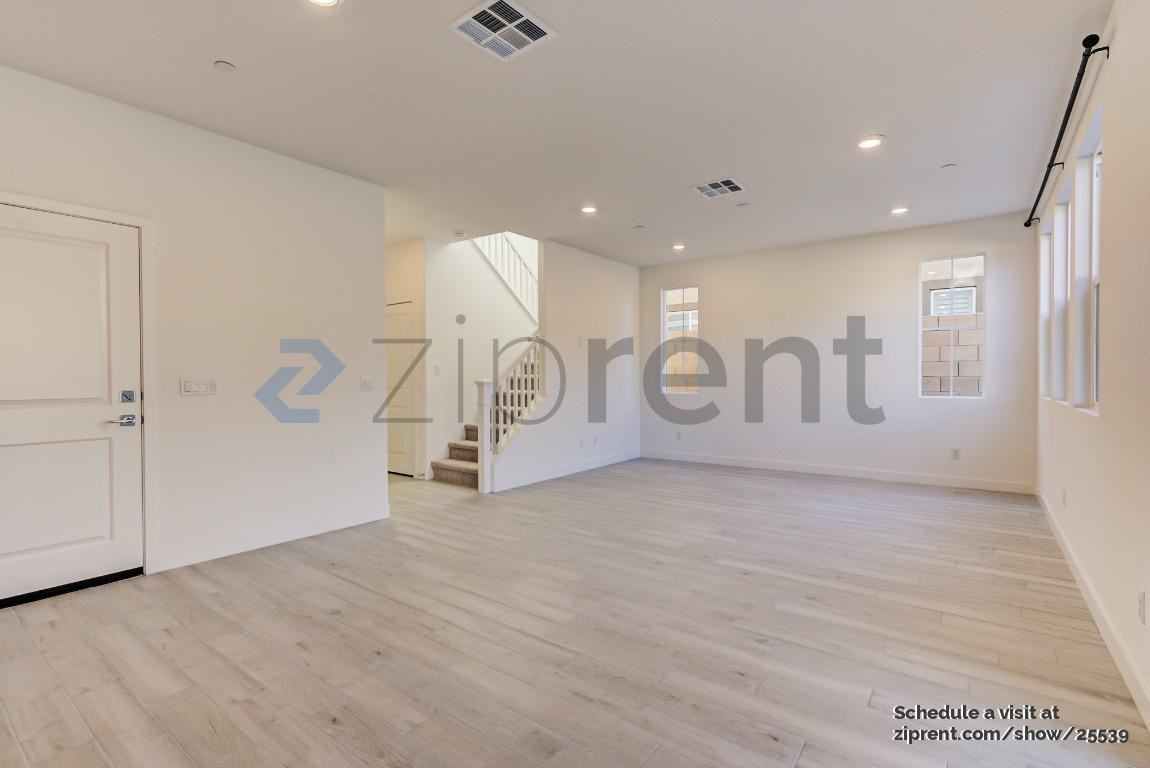 35431 Bains Ave - Photo 7 of 24