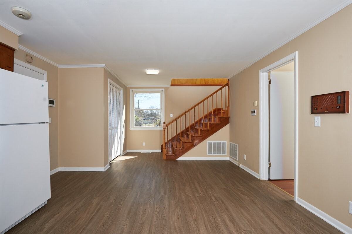 1716 Woodside Dr - Photo 4 of 13