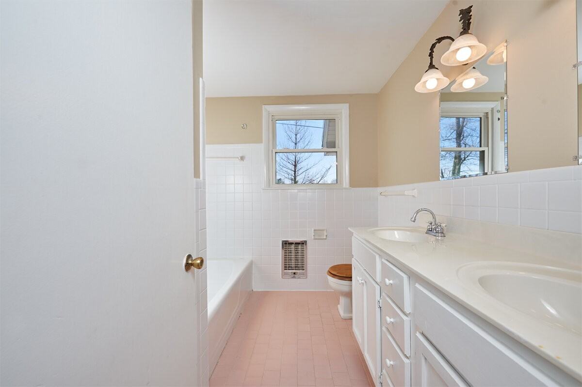 1716 Woodside Dr - Photo 6 of 13