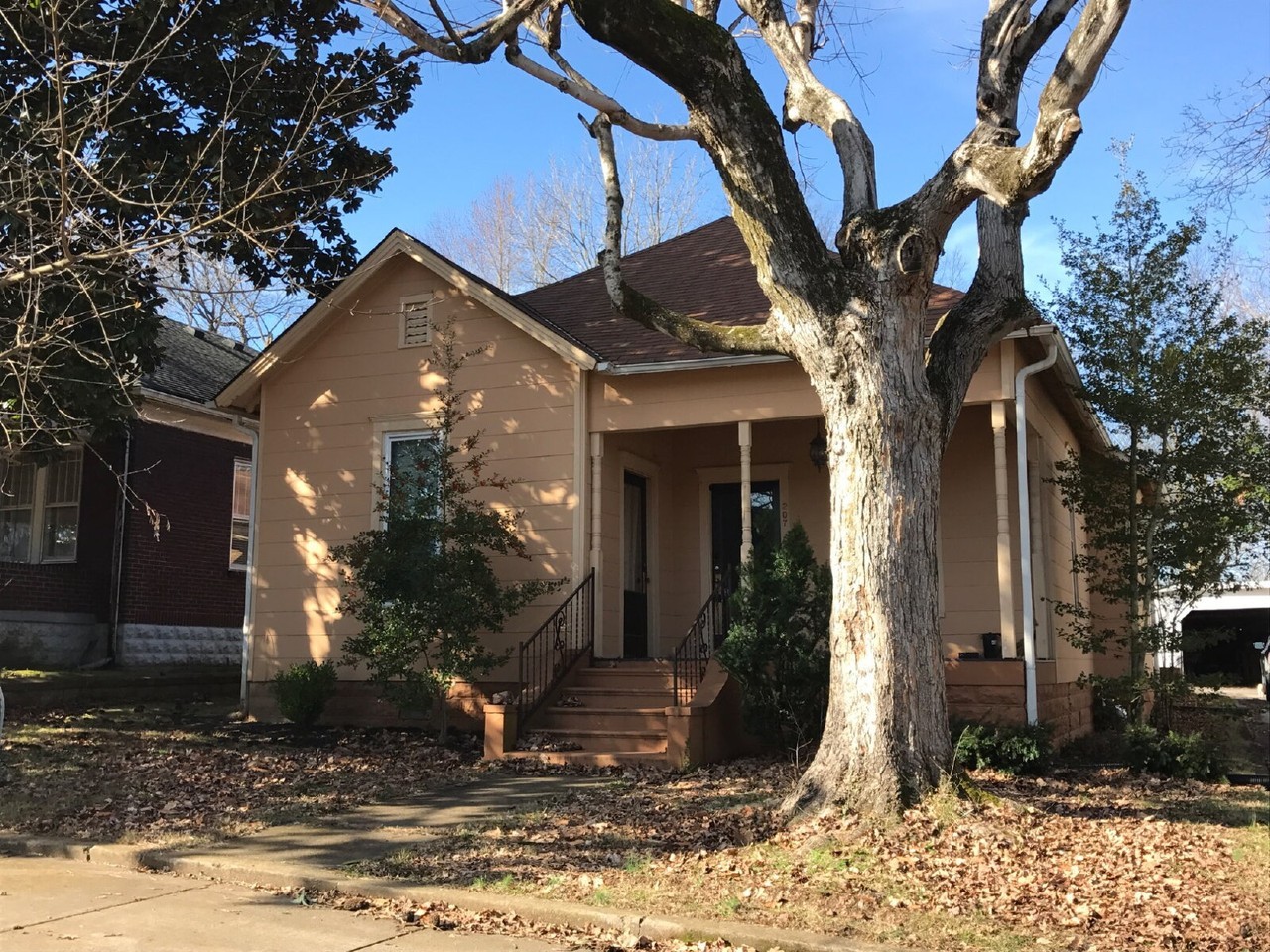 207 N Oak St #A - Photo 2 of 15