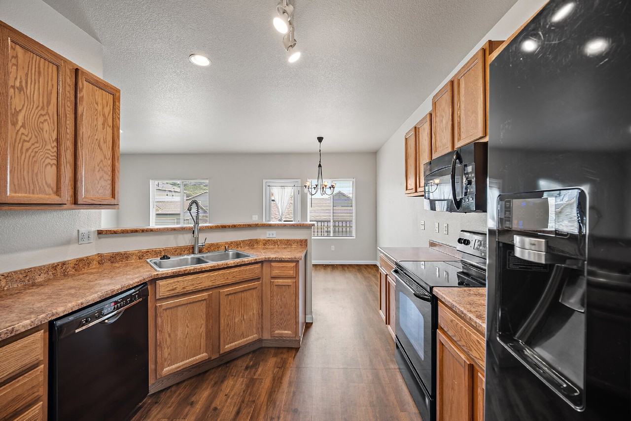 2211 Downend St - Photo 4 of 45