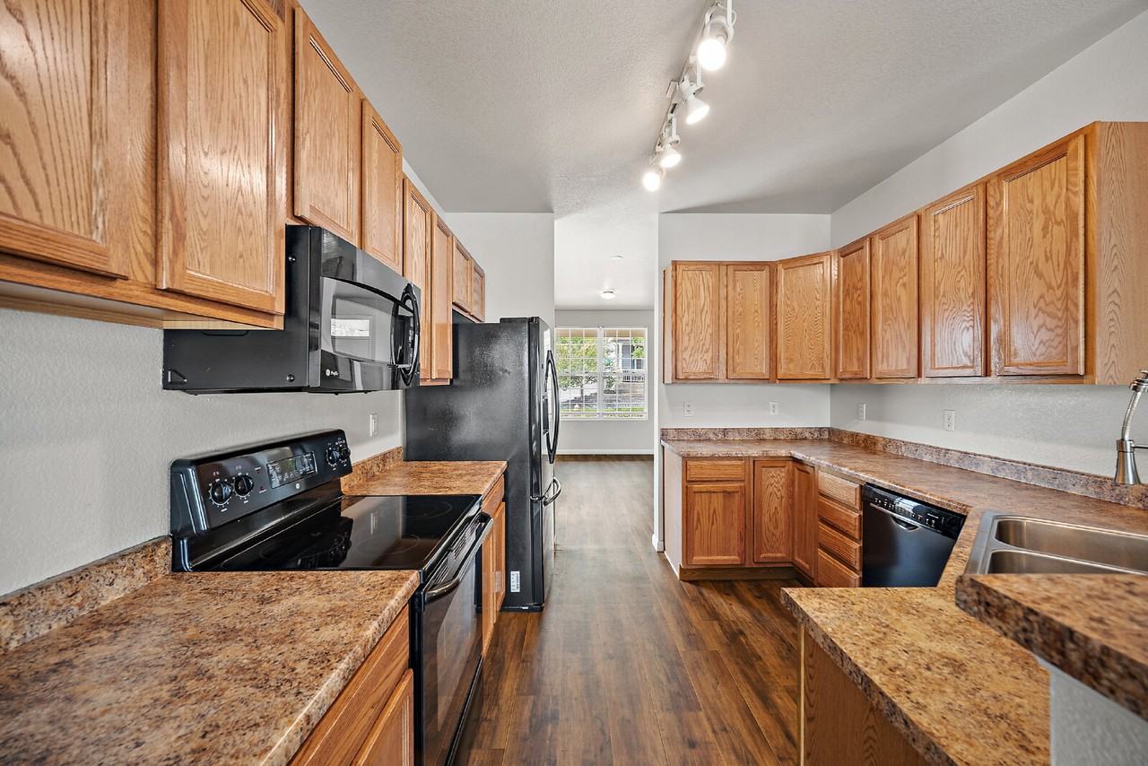 2211 Downend St - Photo 5 of 45