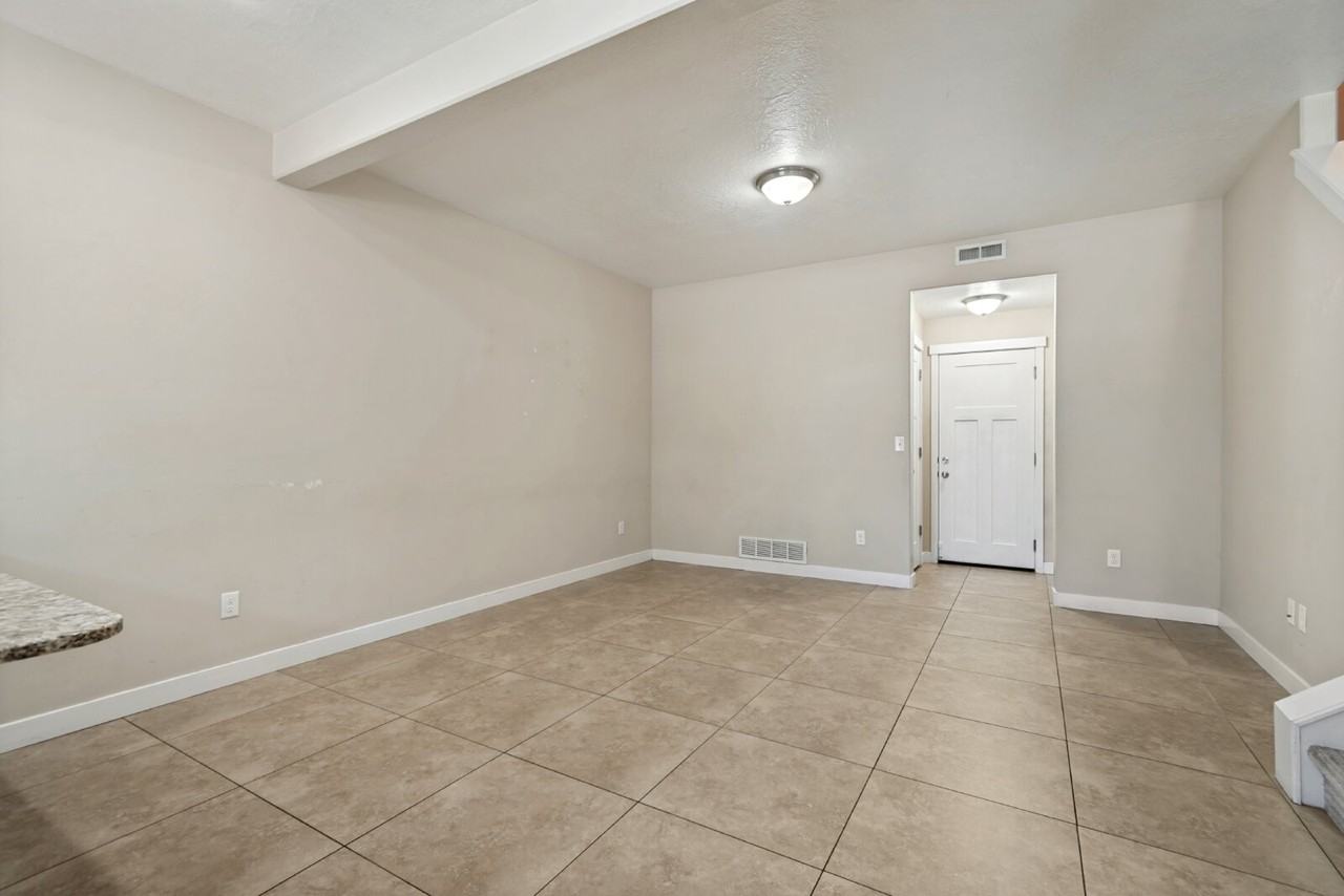 11234 S Summer Heights Dr - Photo 3 of 19