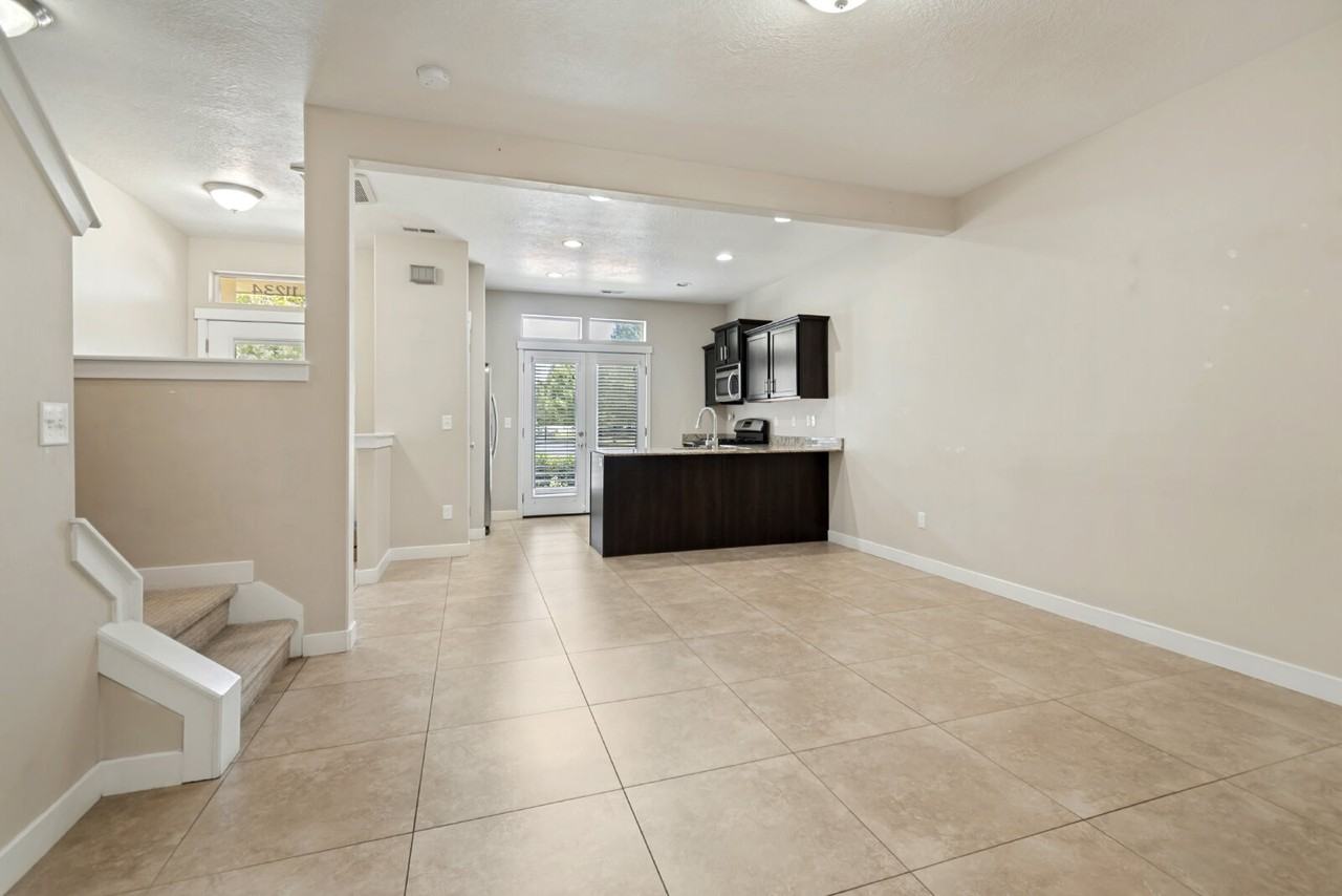 11234 S Summer Heights Dr - Photo 4 of 19