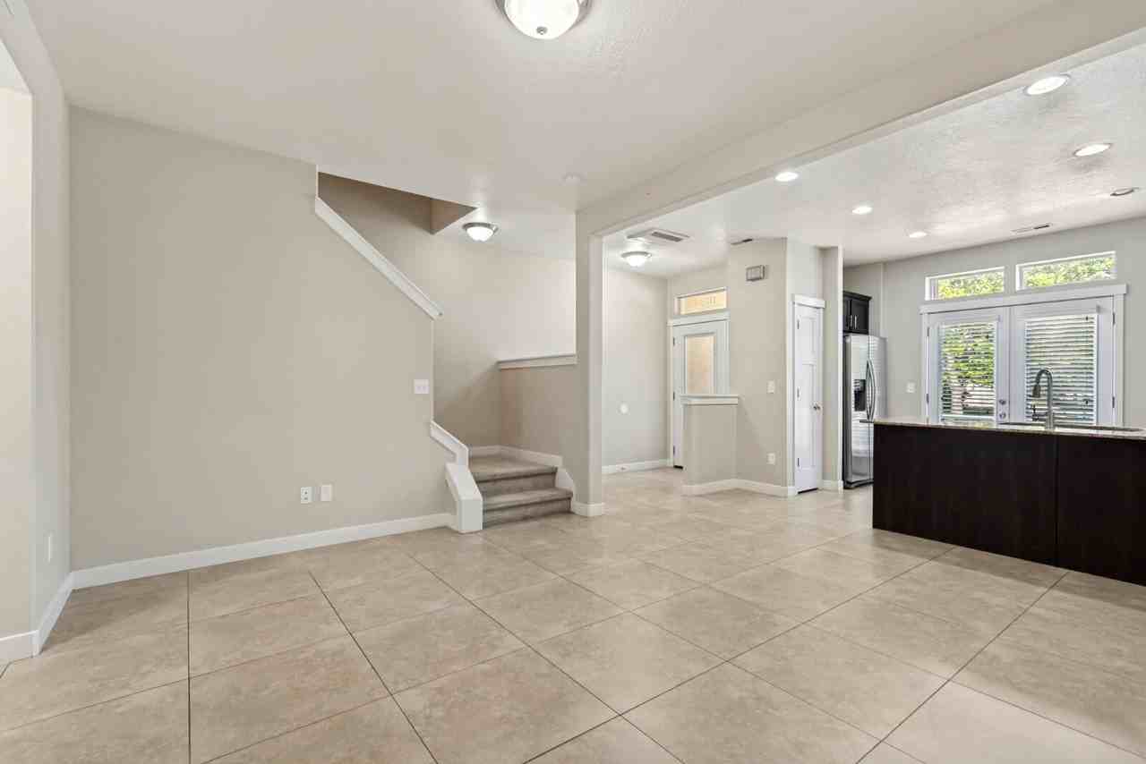 11234 S Summer Heights Dr - Photo 5 of 19