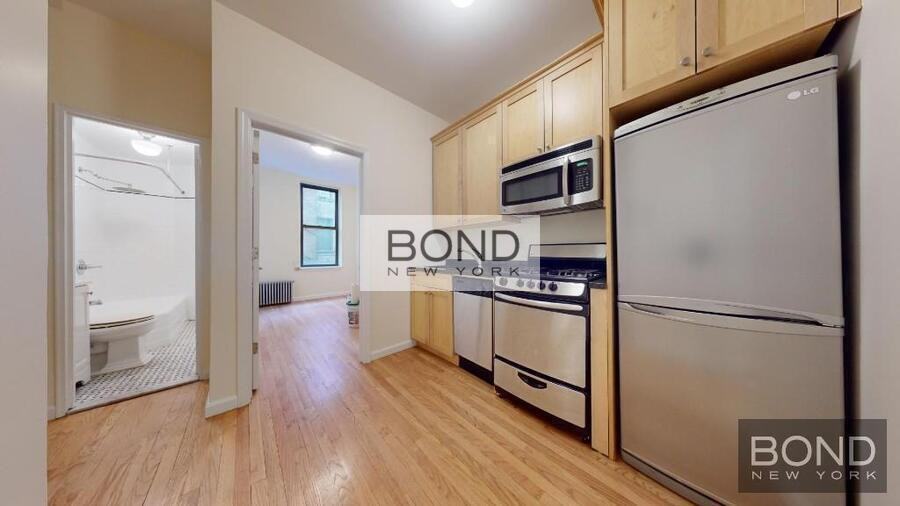 13 E 7th St #A - Photo 2 of 7