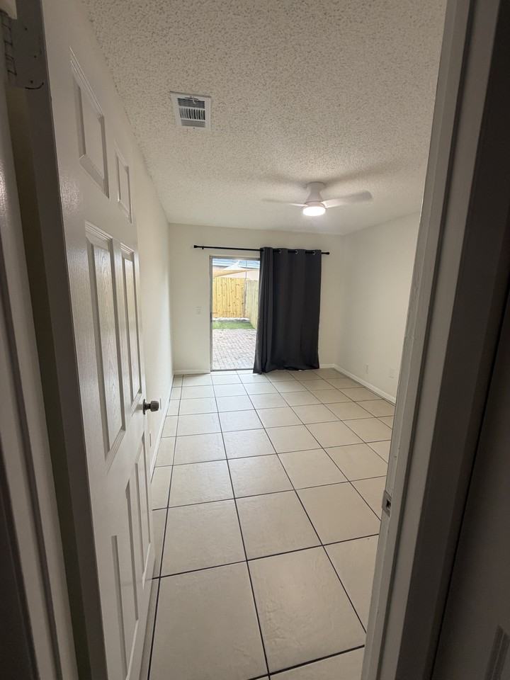 3677 S 57th Ave #3677 - Photo 4 of 10