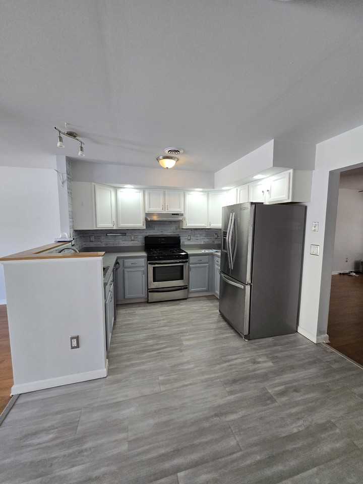 3566 Edgemont St #NA - Photo 3 of 17
