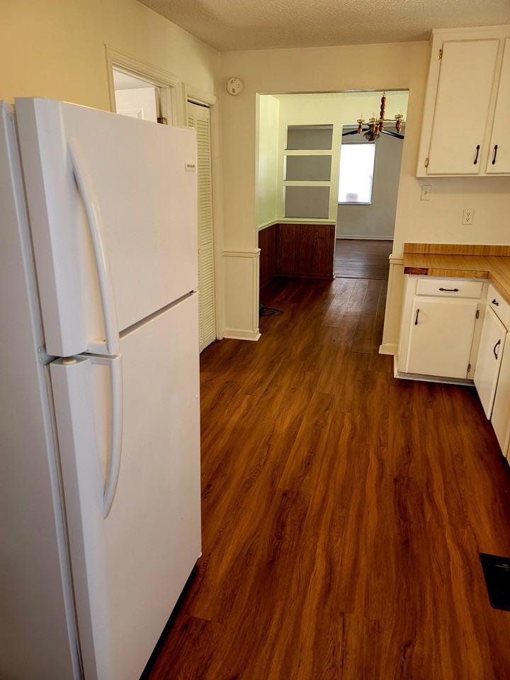 807 Laurel Rd #NA - Photo 3 of 9