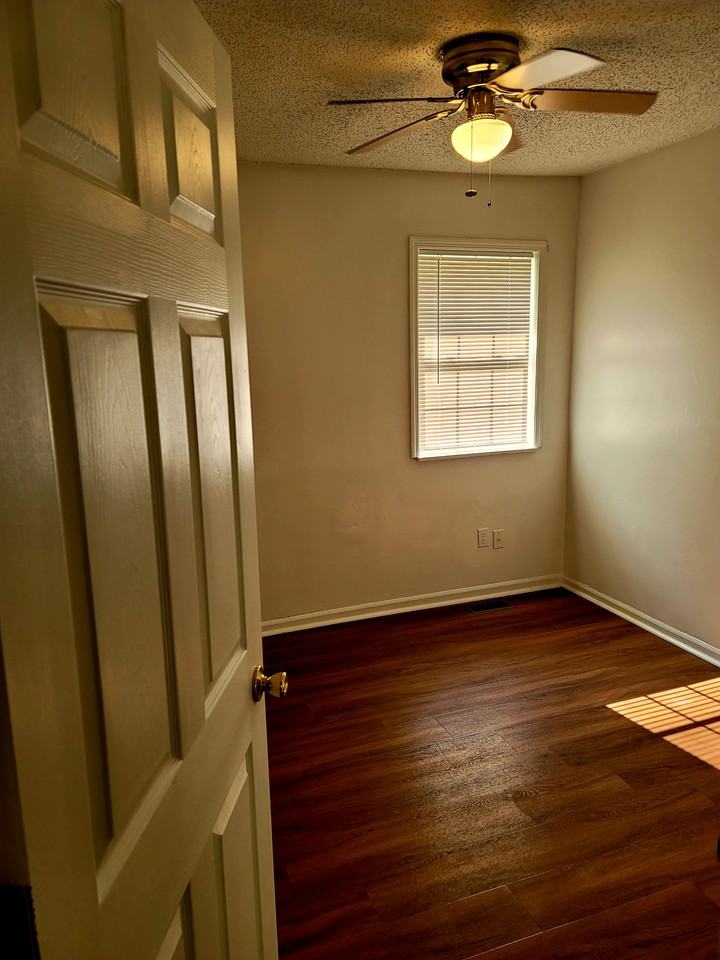 807 Laurel Rd #NA - Photo 6 of 9