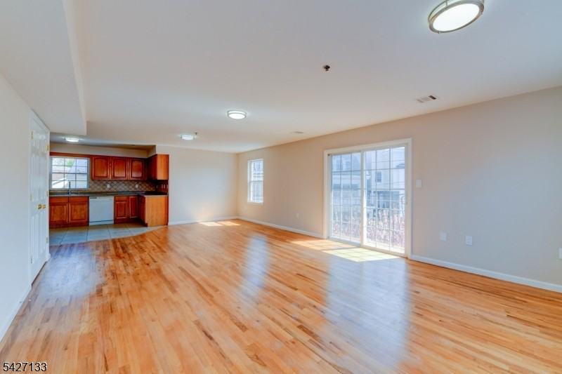 15-21 Oraton St #2 - Photo 2 of 17