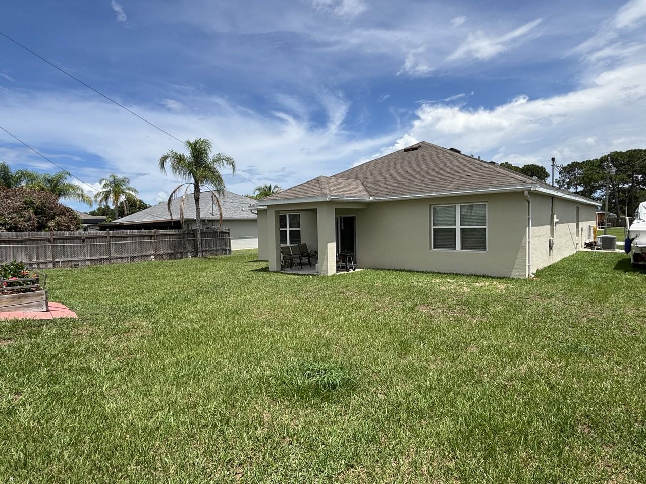 1169 Sw Hunnicut Ave #NA - Photo 2 of 11