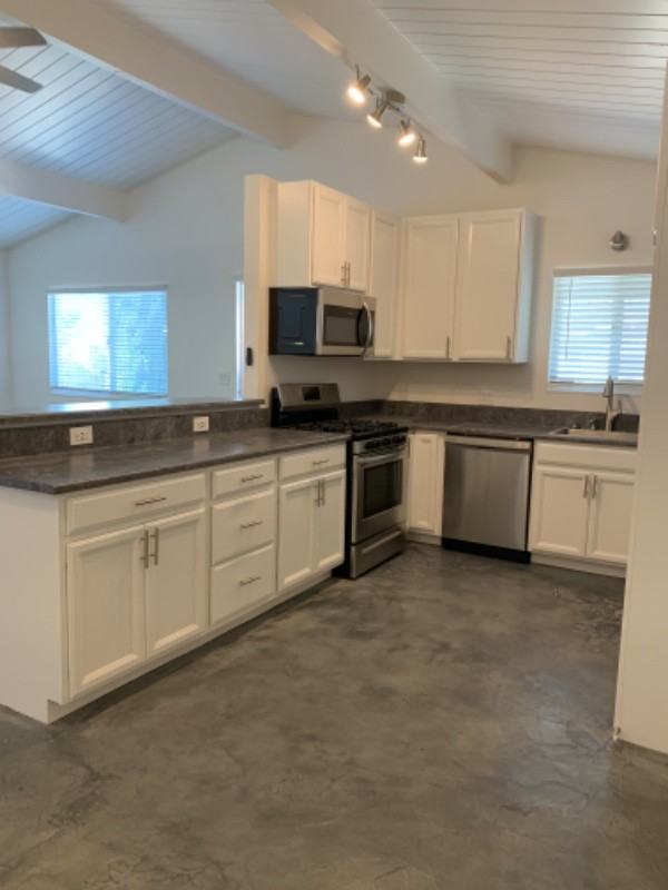 528 Adrienne Dr - Photo 2 of 12