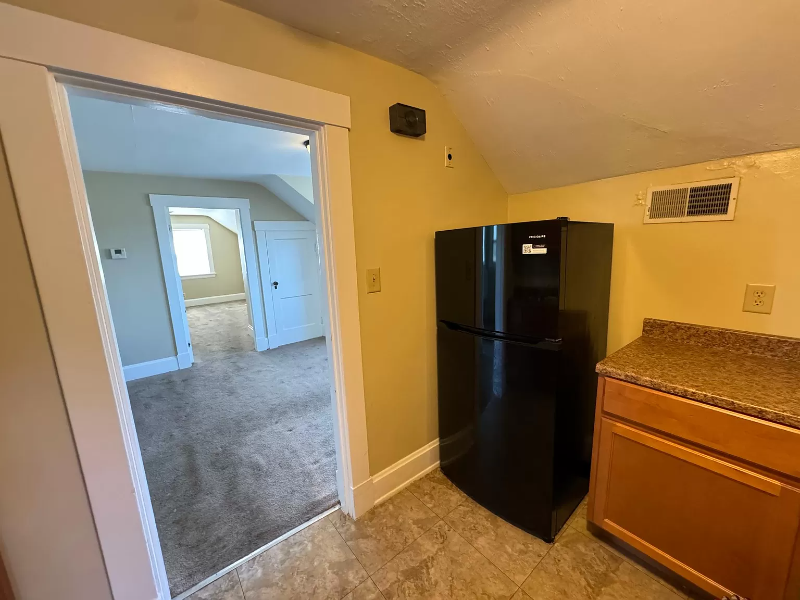 2565 Orland Ave #3 - Photo 7 of 8