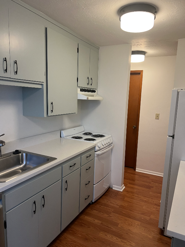 412 N 45th St #102 - Photo 3 of 16