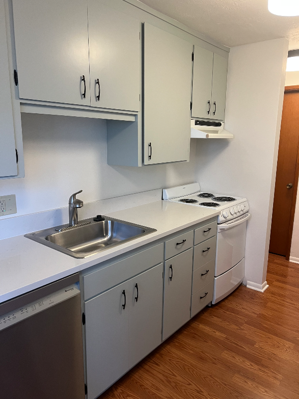 412 N 45th St #102 - Photo 4 of 16