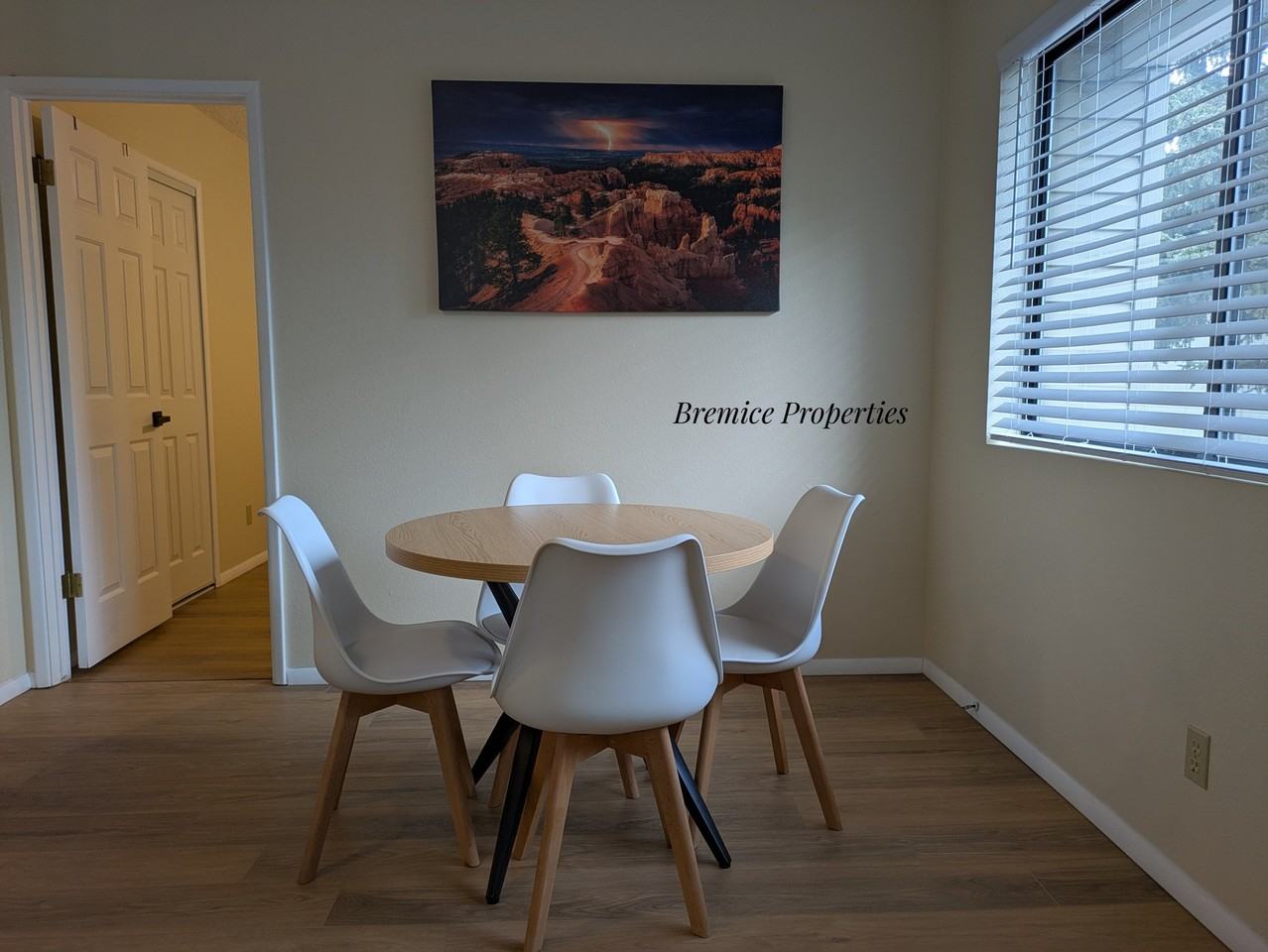 345 Rim Rock Cir - Photo 2 of 21