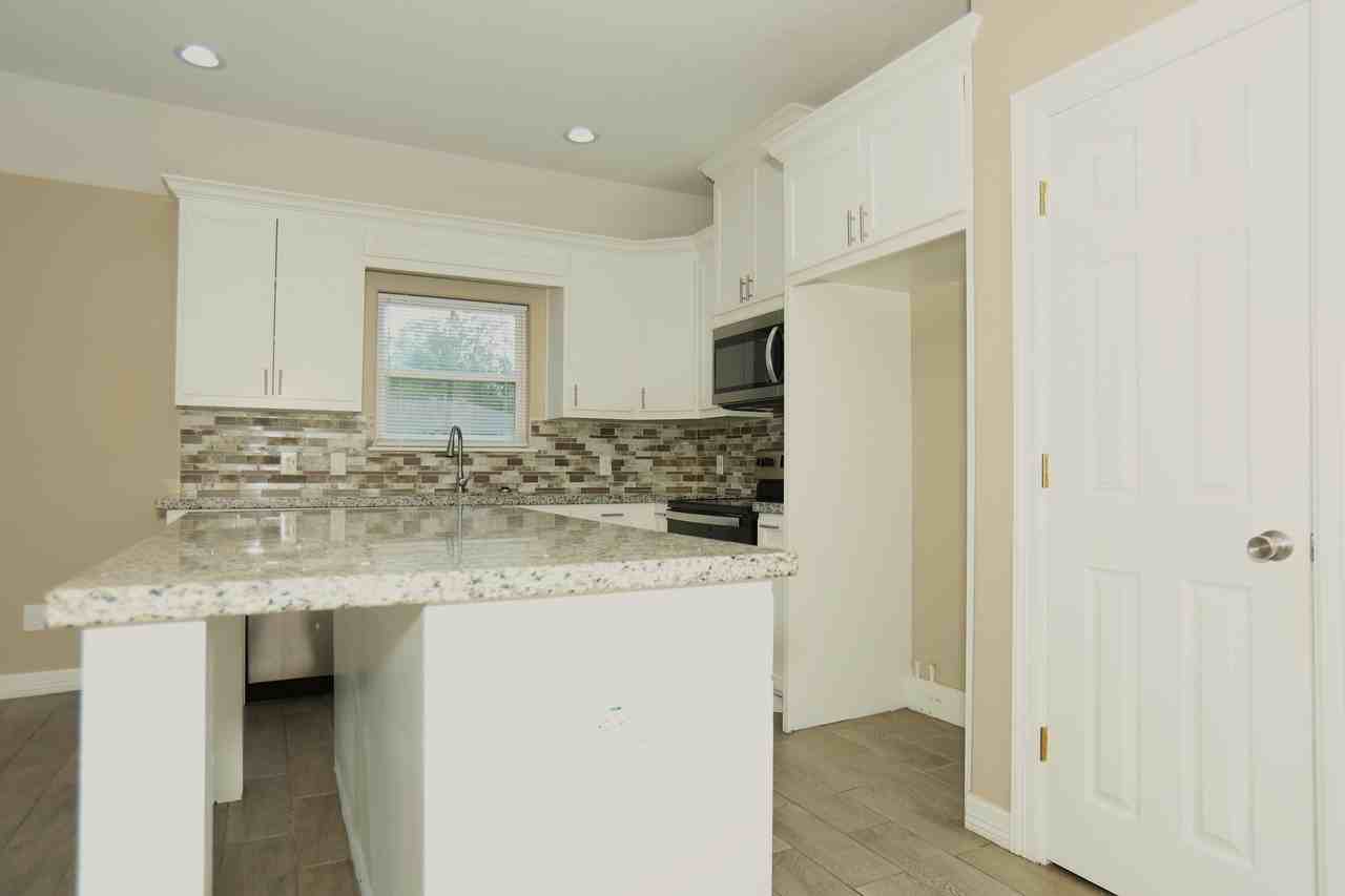 1012 Oak Street Unit A - Photo 4 of 10