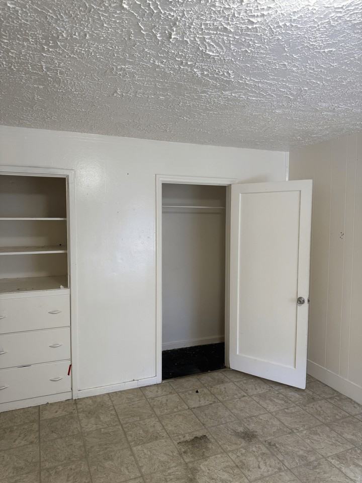 3955 South State Street - Photo 5 of 36
