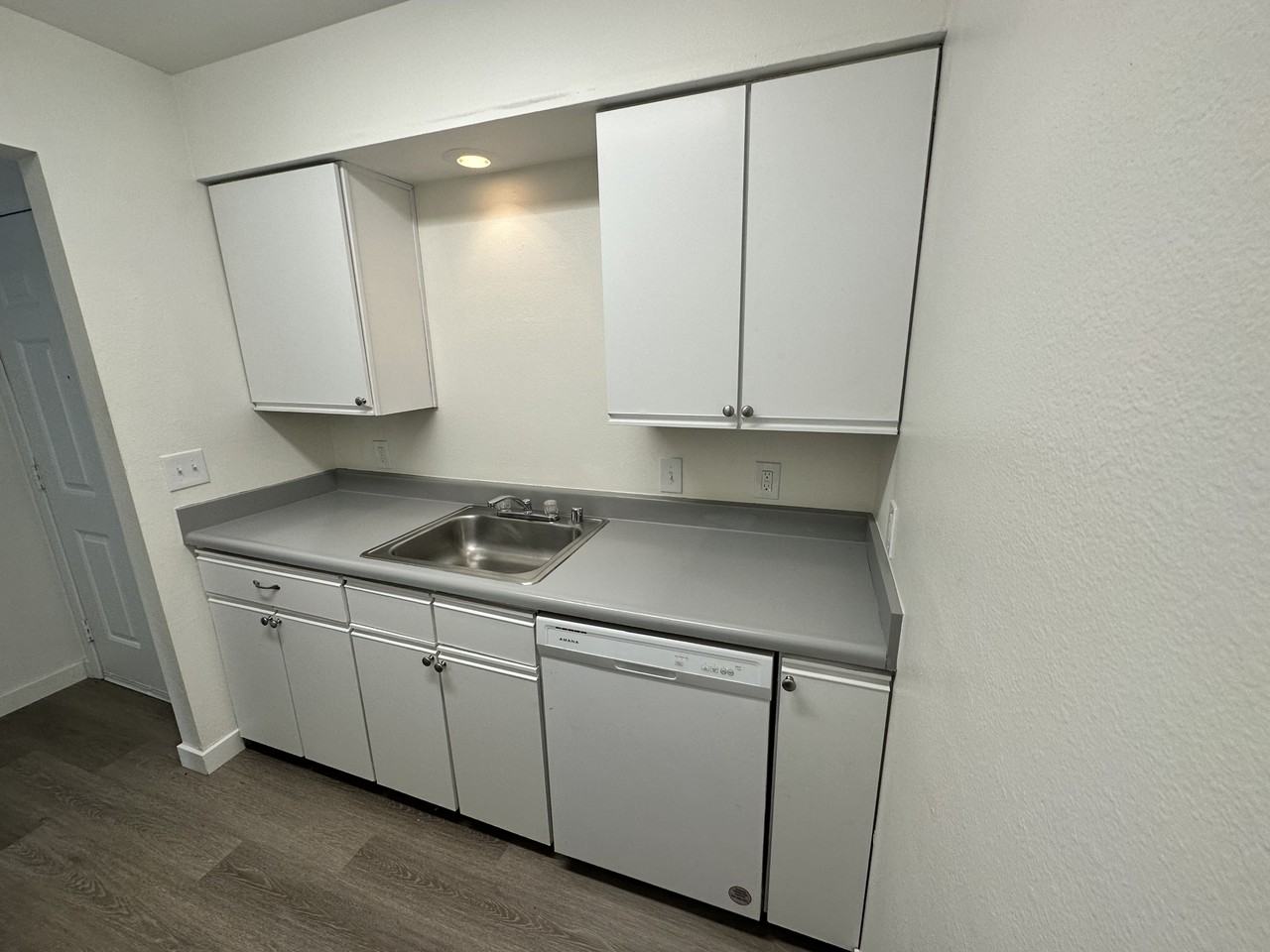 1119 West 11th Avenue - Photo 5 of 19
