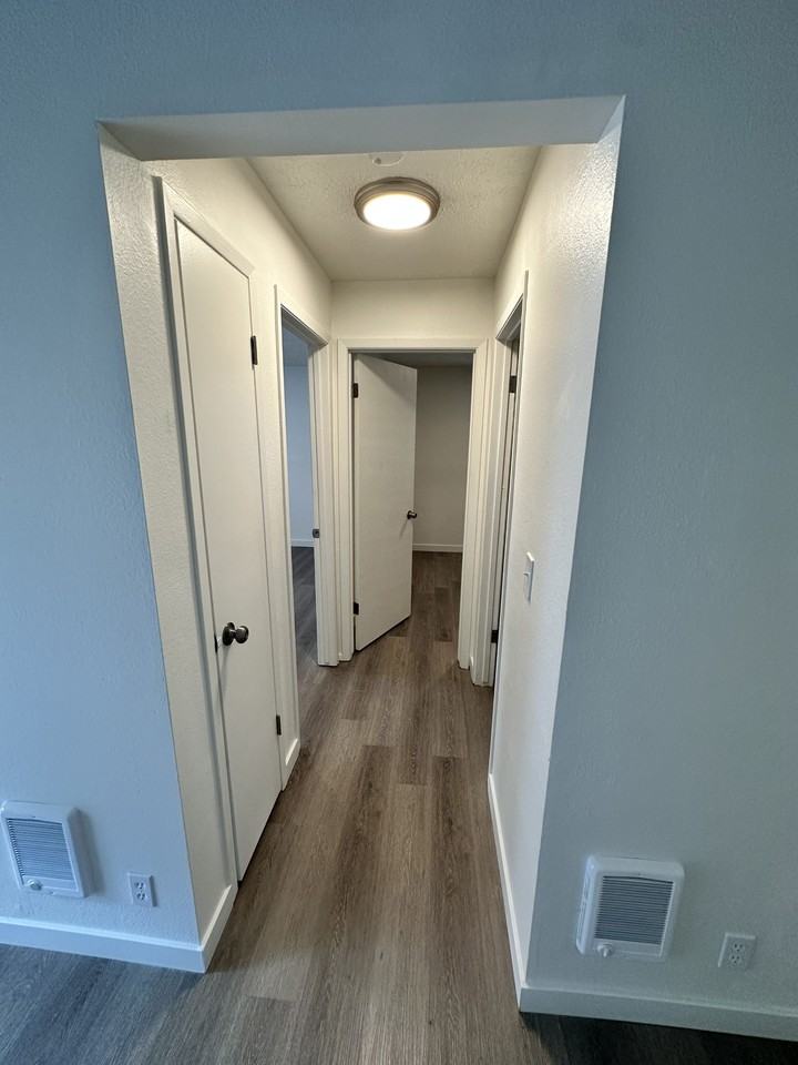 1119 West 11th Avenue - Photo 6 of 19