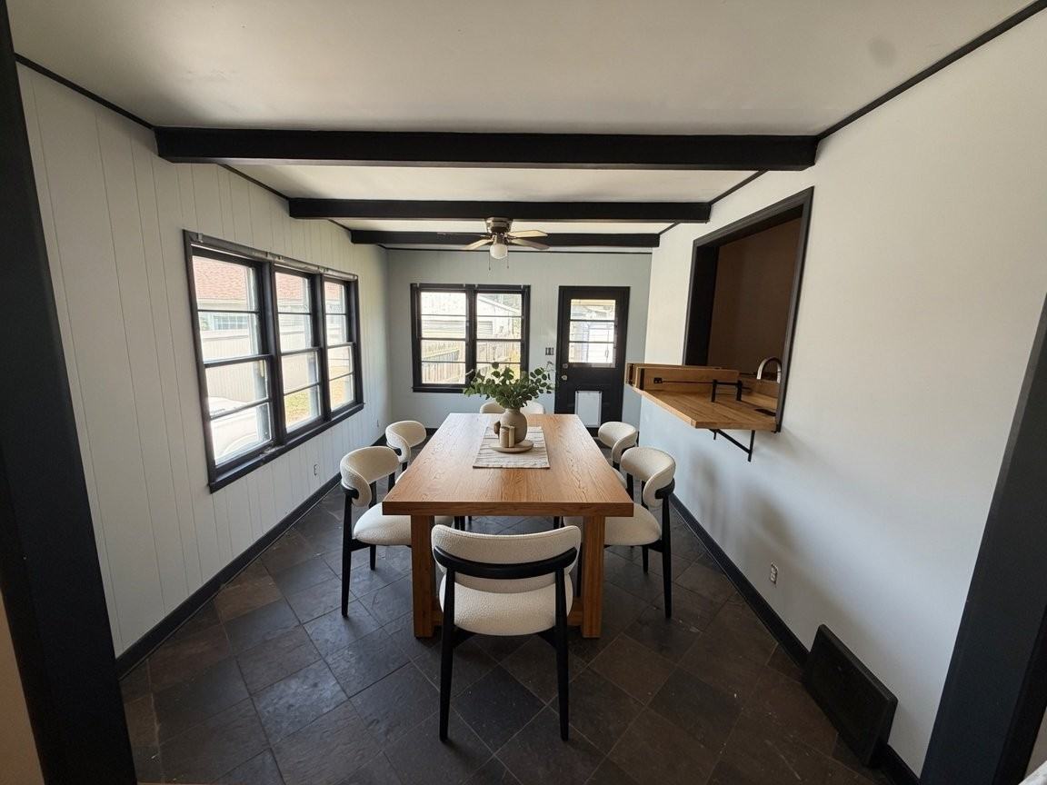 231 E 16th St - Photo 4 of 11