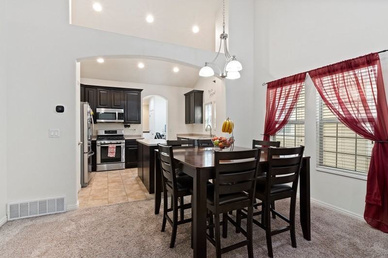 10213 S Sacramento Way - Photo 3 of 15