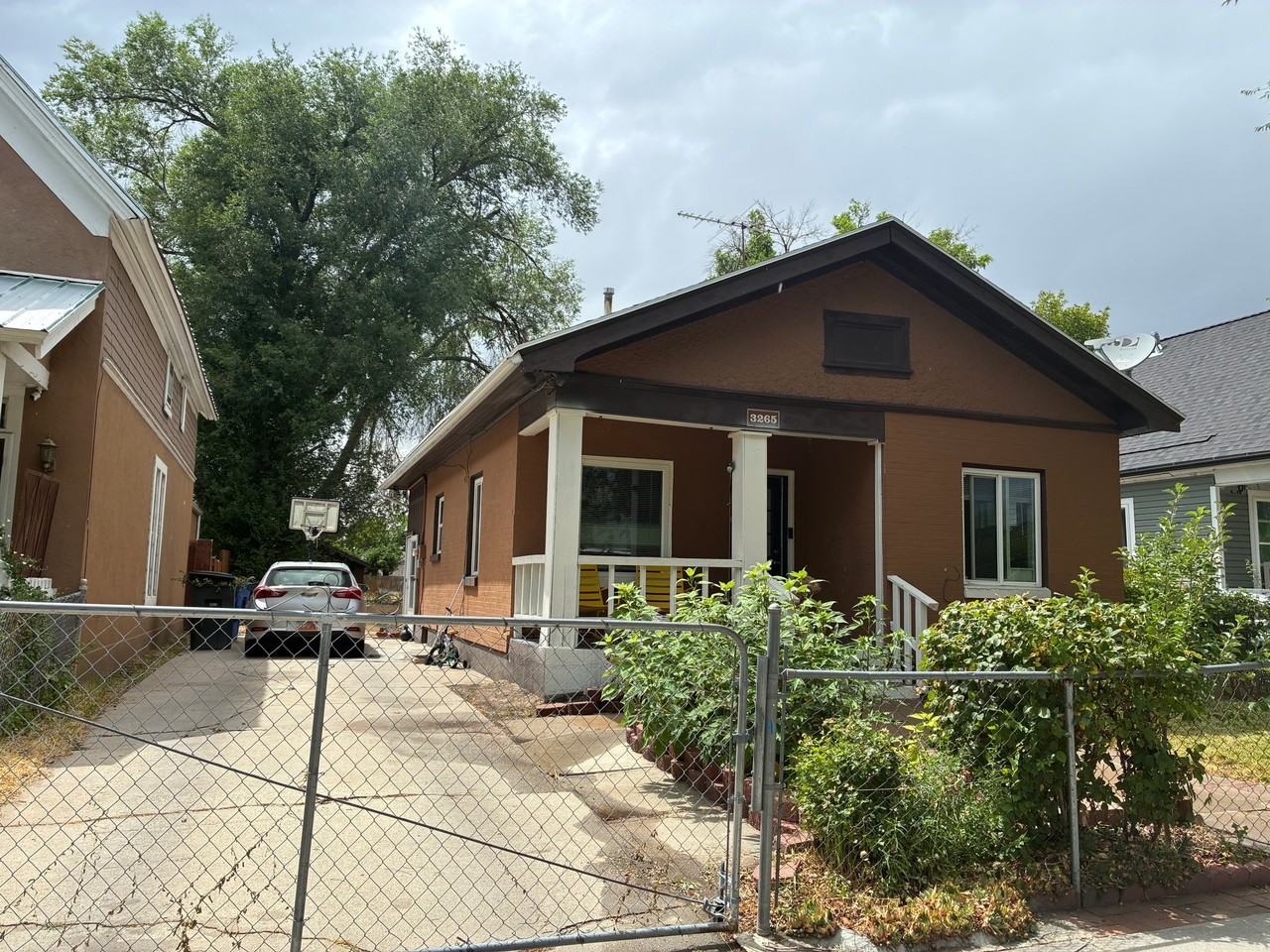 3265 Grant Ave - Photo 2 of 20