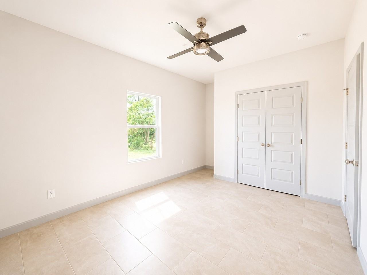 921 Jay Avenue - Photo 5 of 8