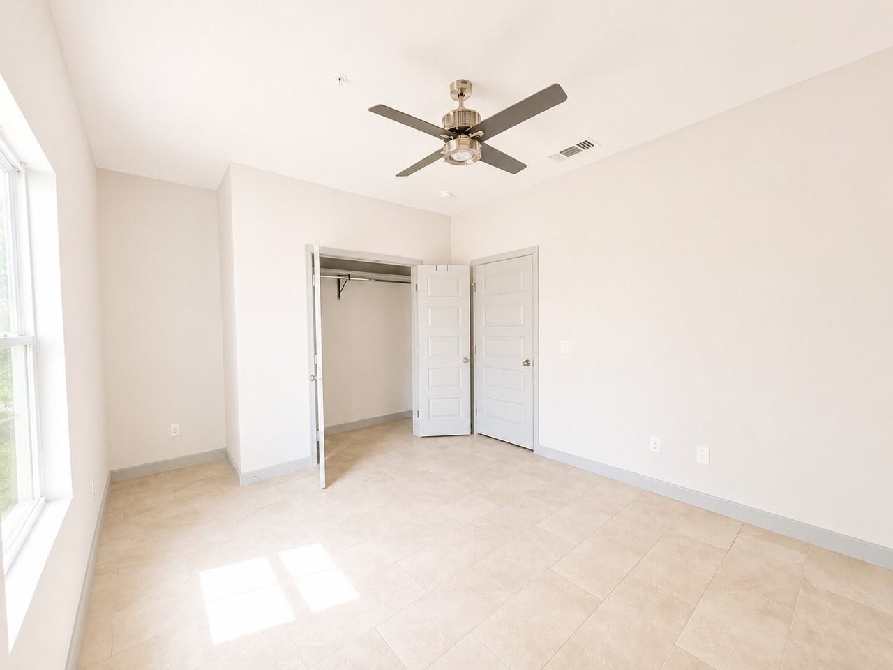921 Jay Avenue - Photo 7 of 8