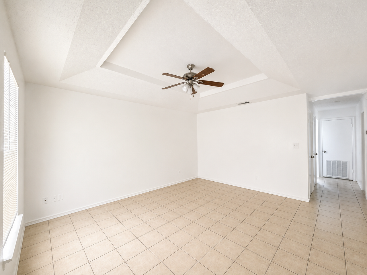 4108 North 24th Lane - Photo 3 of 10