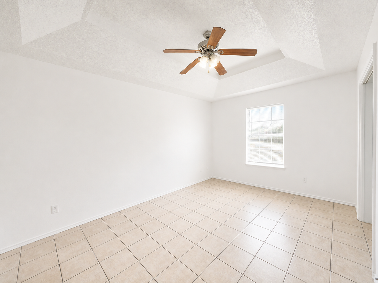4108 North 24th Lane - Photo 6 of 10