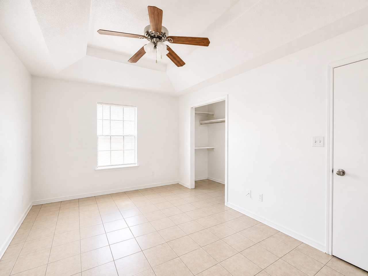 4108 North 24th Lane - Photo 7 of 10