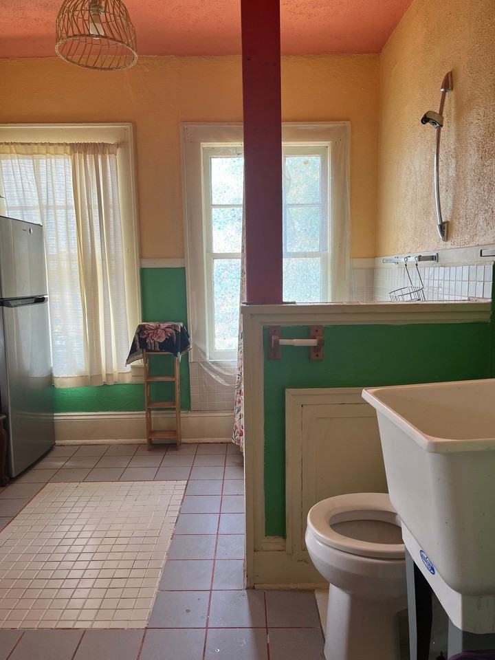 812 Stewart Ave Se - Photo 4 of 8