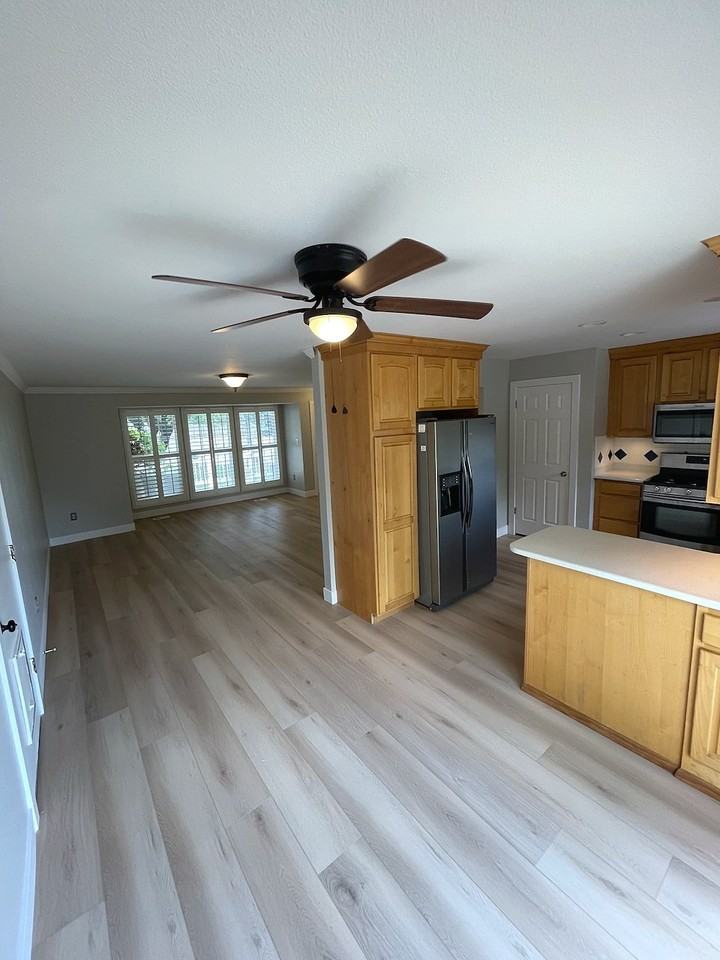 1097 Grove Creek Dr - Photo 3 of 20