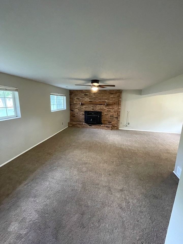 1097 Grove Creek Dr - Photo 5 of 20