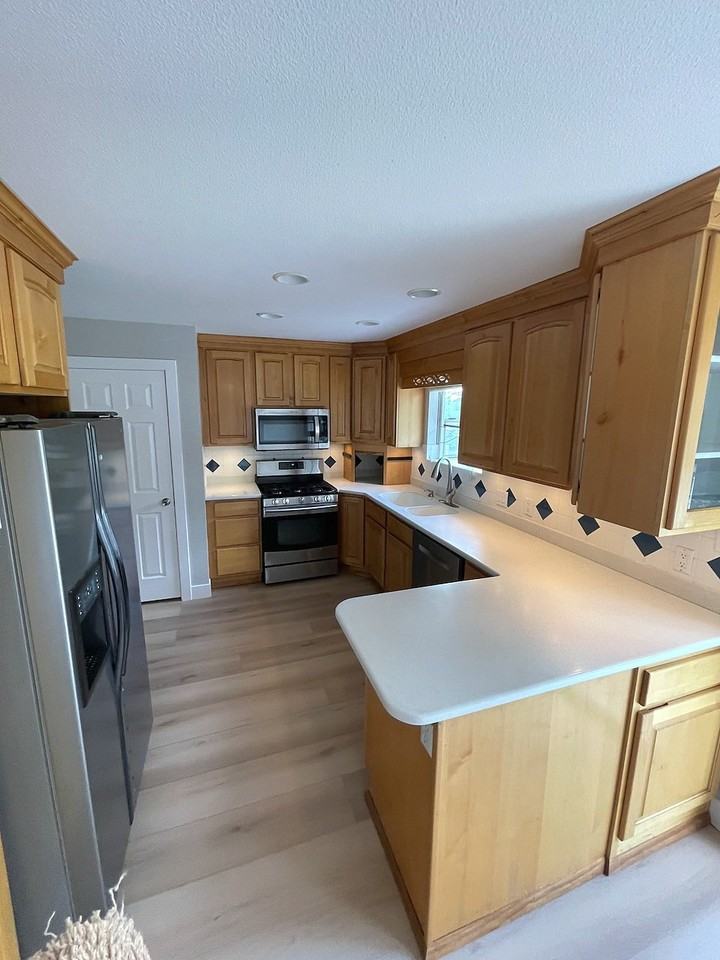 1097 Grove Creek Dr - Photo 7 of 20