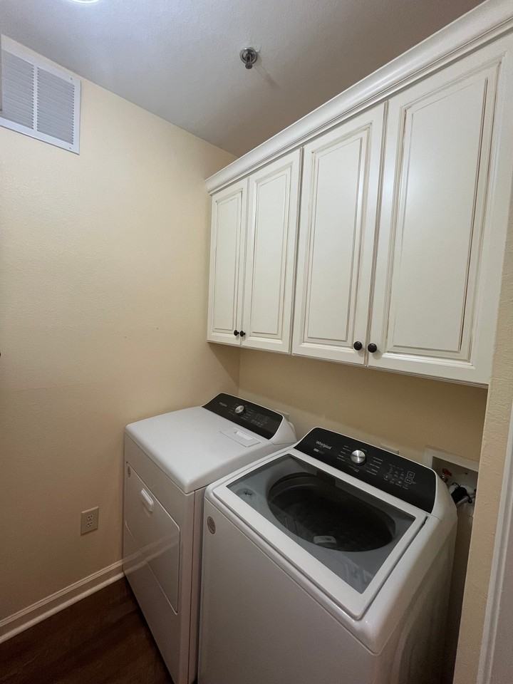 400 Vista Lake Dr #208 - Photo 6 of 19