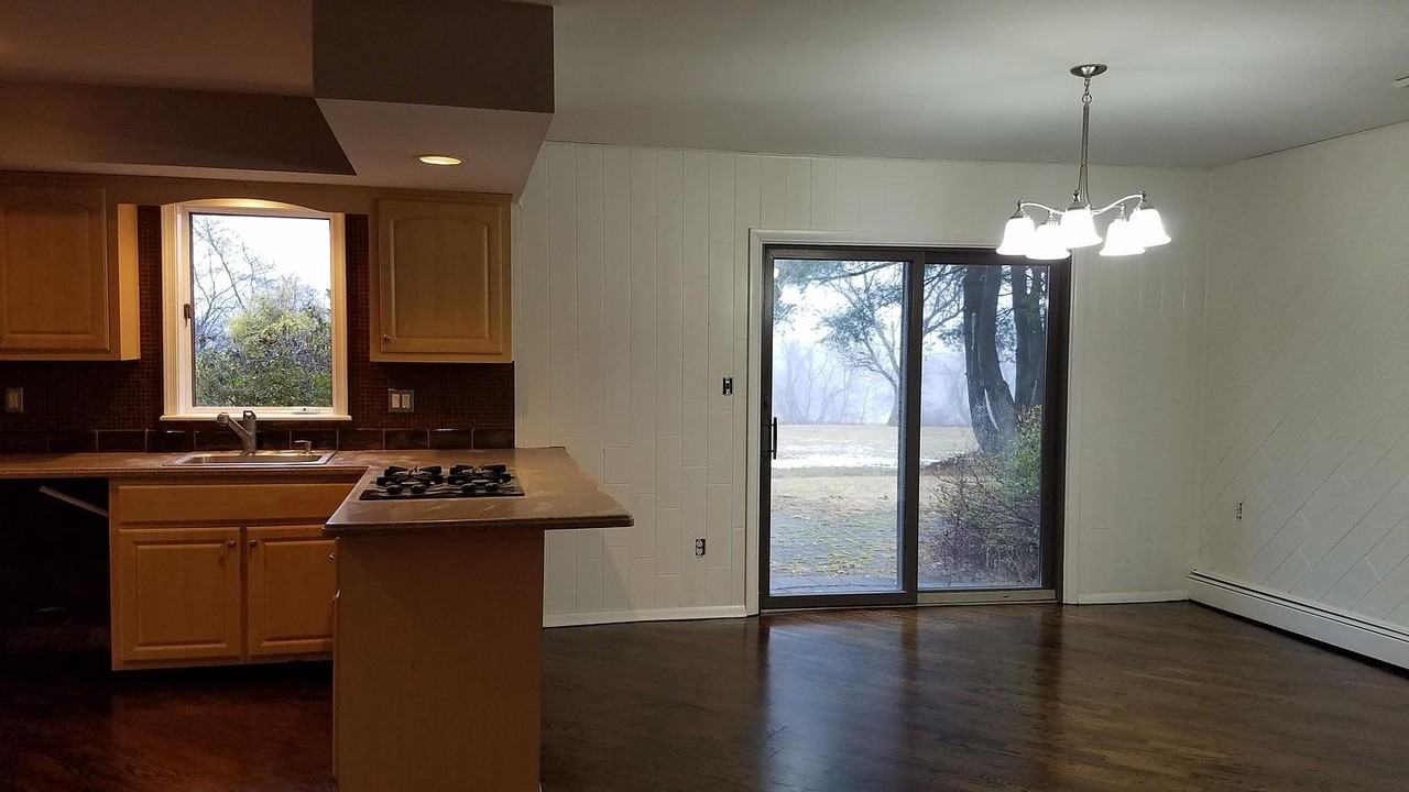 20 Rosemary Ln - Photo 3 of 15