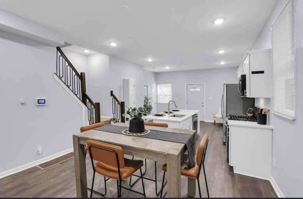 513 S Champion Ave - Photo 4 of 19