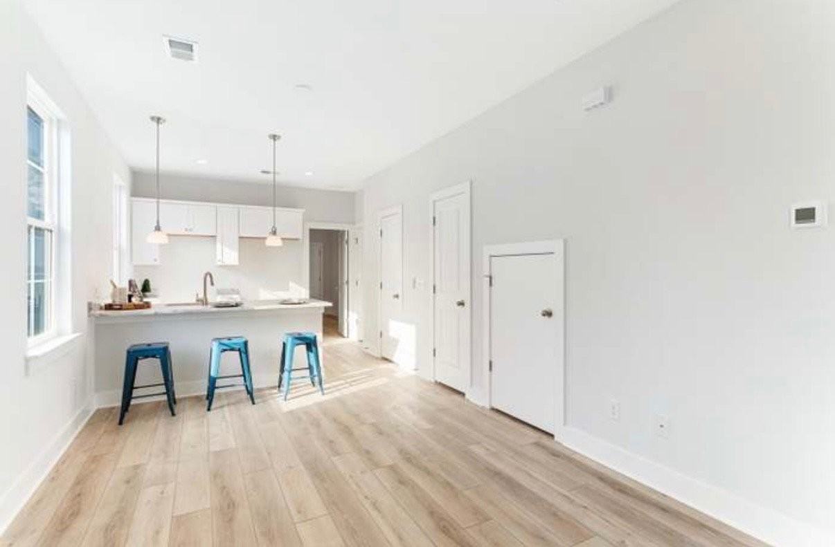 2015 Hugo Ave - Photo 2 of 8