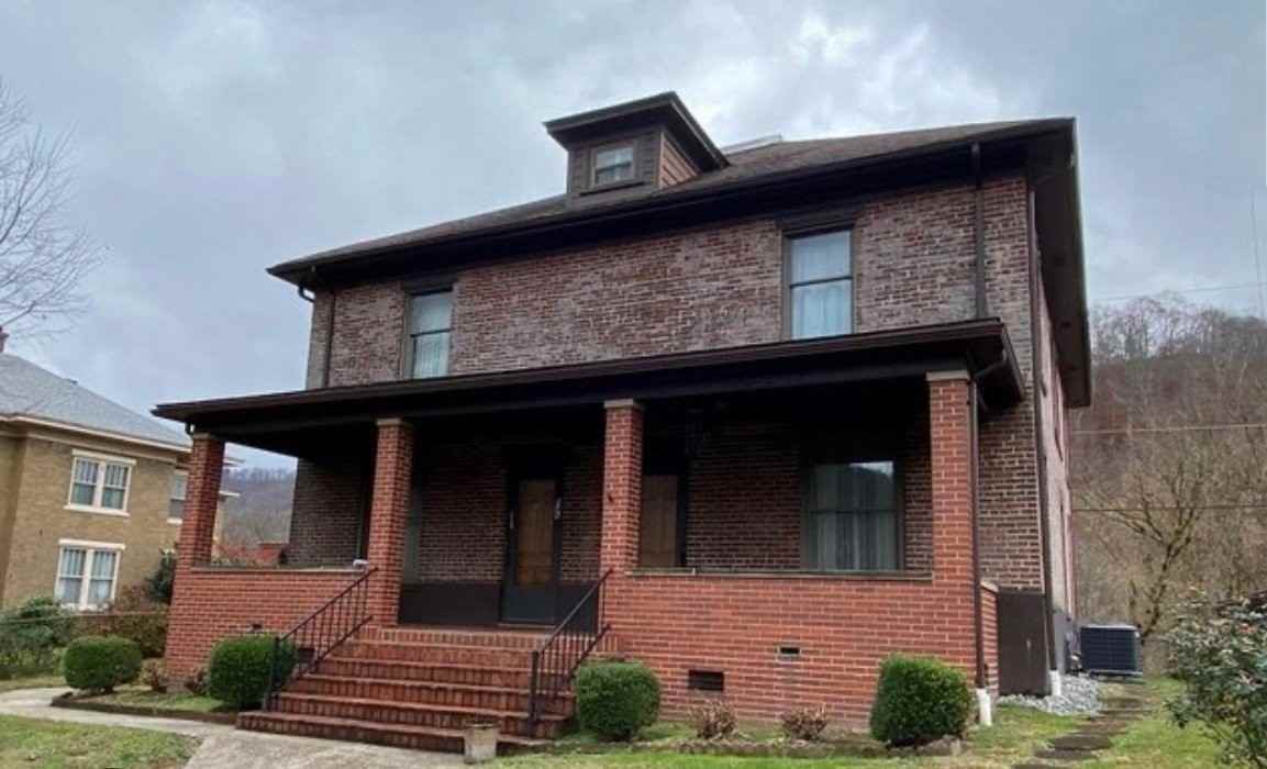 550 Elm St