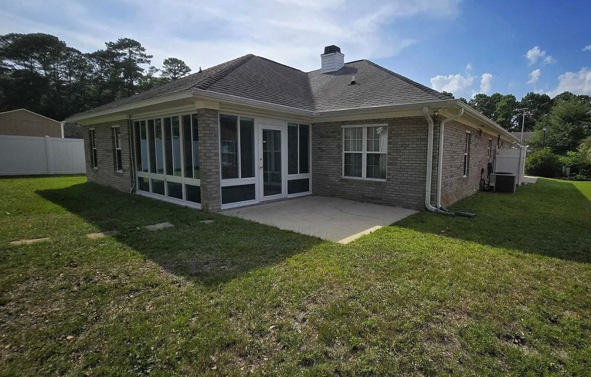 4091 Lakeshore Dr - Photo 3 of 39