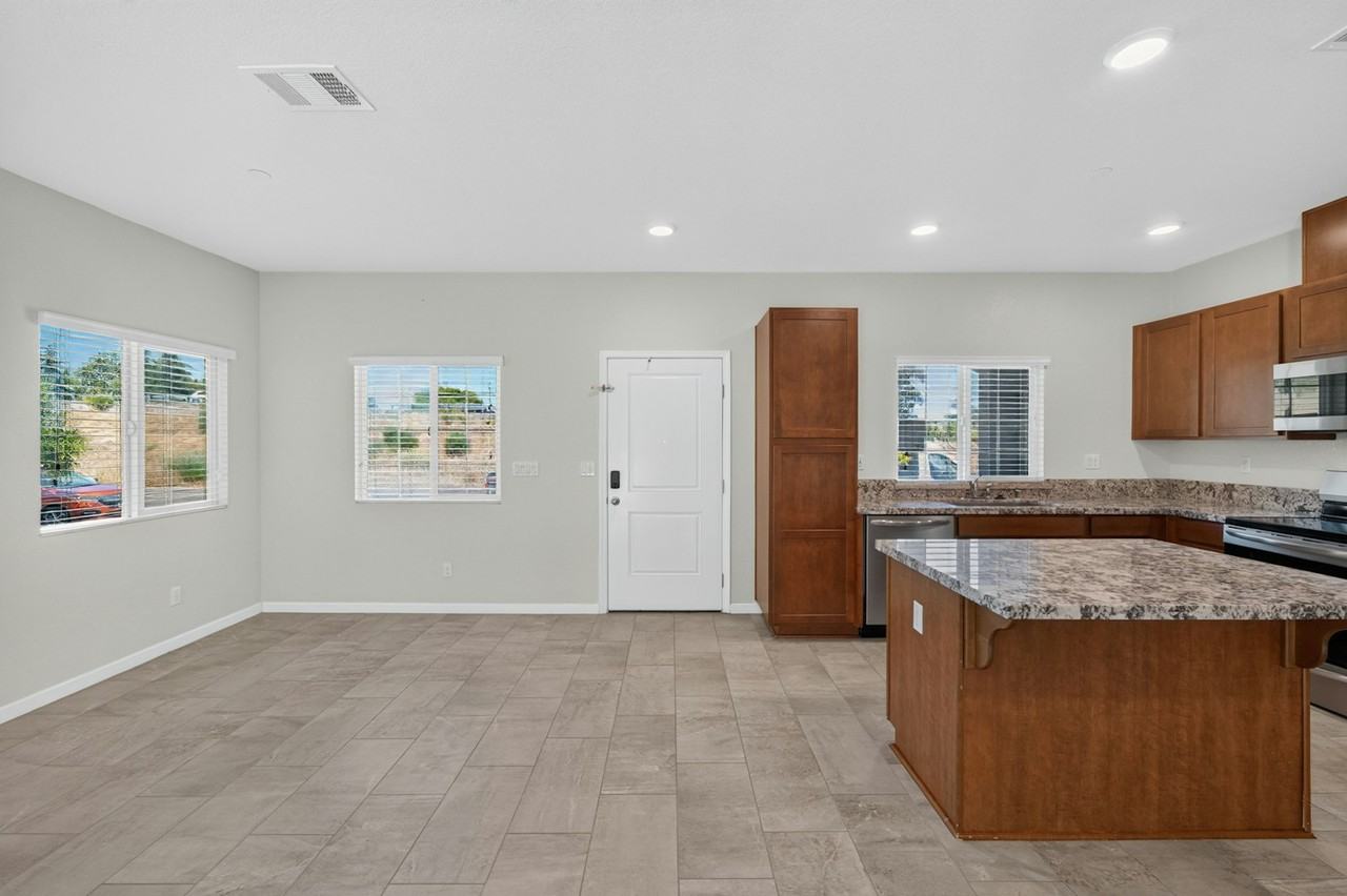 3424 Bayou Way - Photo 6 of 45